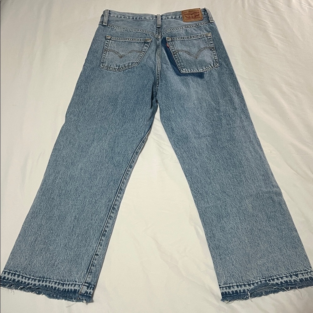 Levi’s Distressed Ribcage Straight Ankle Jeans - Picture 4 of 7
